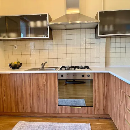 Cozy In The Heart Of Old Prague, Walking Distance To The Old Town, Zoo, Prague Park And National Stadium *