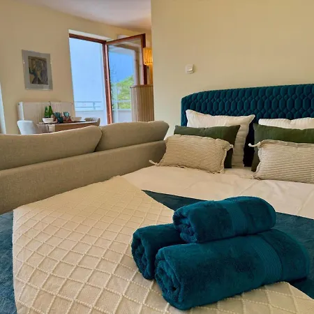 Апартаменты Cozy In The Heart Of Old Prague, Walking Distance To The Old Town, Zoo, Prague Park And National Stadium *