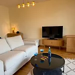 Apartment Cozy In The Heart Of Old Prague, Walking Distance To The Old Town, Zoo, Prague Park And National Stadium Warschau