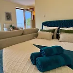 Apartment Cozy In The Heart Of Old Prague, Walking Distance To The Old Town, Zoo, Prague Park And National Stadium *