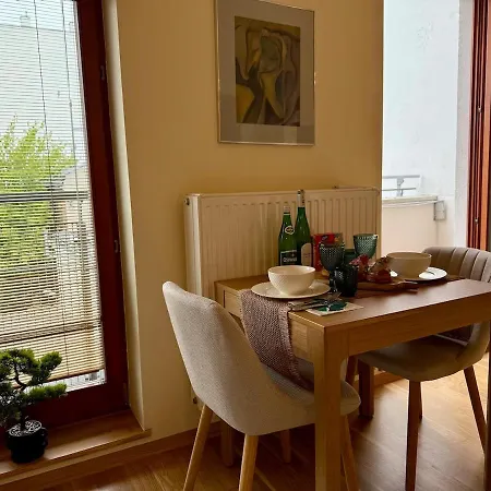 Cozy In The Heart Of Old Prague, Walking Distance To The Old Town, Zoo, Prague Park And National Stadium דירה *
